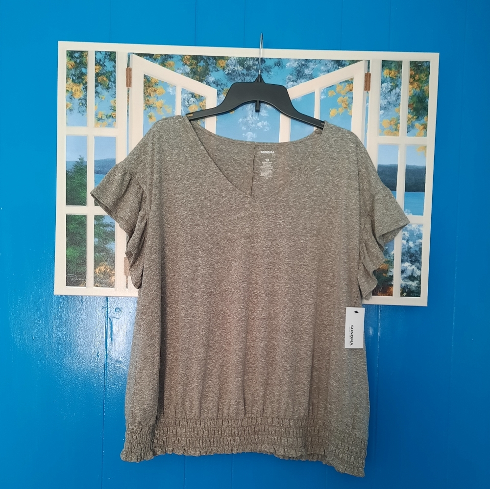 NWT WOMEN'S 1X TOP